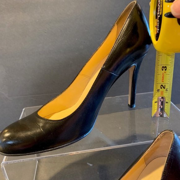 Tommy Hilger Women's Navy Blue Pumps.  Size 8 - Picture 3 of 6